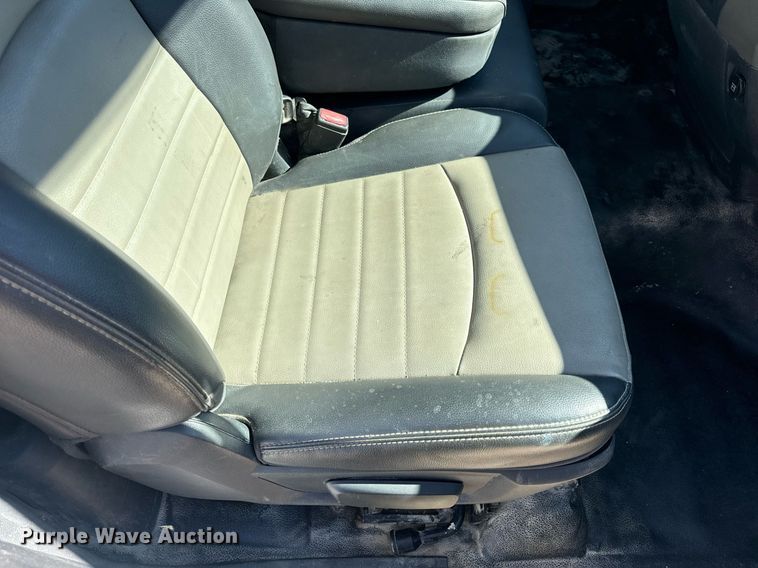 image for item EN5176 2012 Dodge Ram 2500 utility bed pickup truck