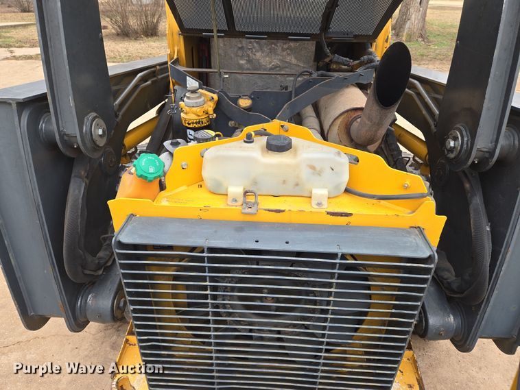 image for item EN8686 2011 John Deere 329D tracked skid steer loader