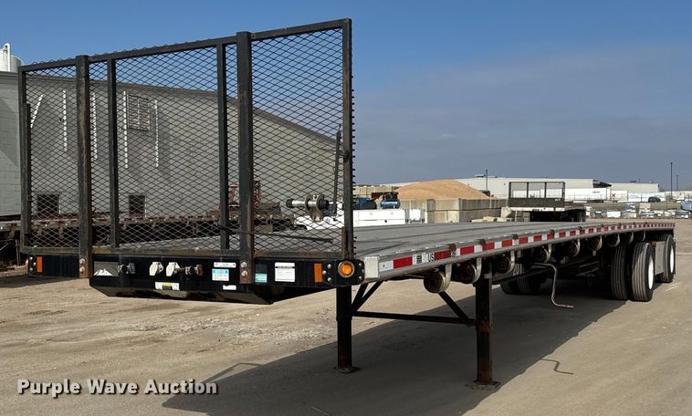 image for item EQ1009 2016 Fontaine HCICF12WSA flatbed trailer
