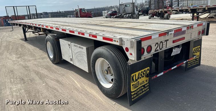 image for item EQ1009 2016 Fontaine HCICF12WSA flatbed trailer