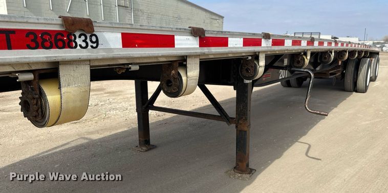 image for item EQ1009 2016 Fontaine HCICF12WSA flatbed trailer