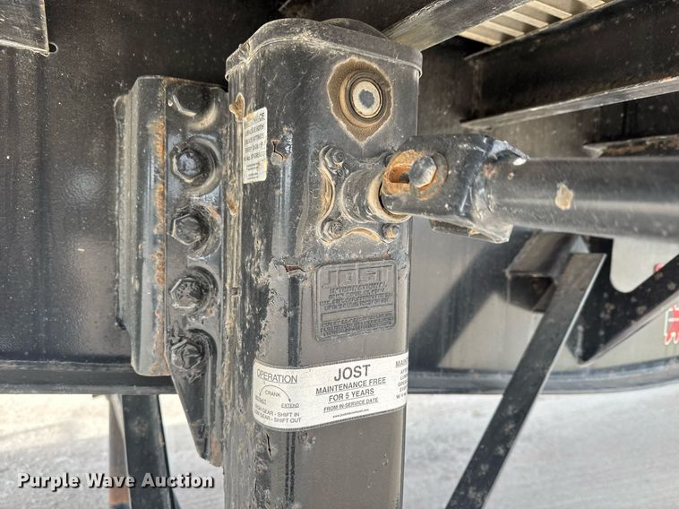 image for item EQ1009 2016 Fontaine HCICF12WSA flatbed trailer