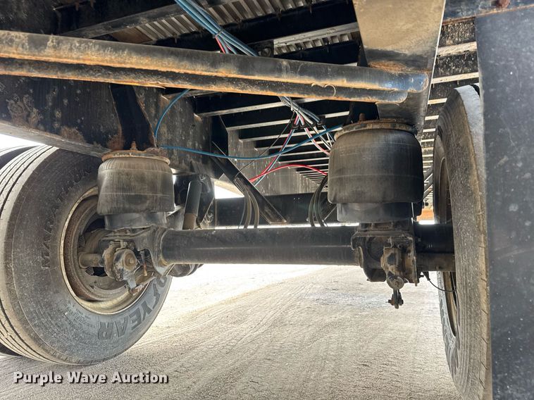 image for item EQ1009 2016 Fontaine HCICF12WSA flatbed trailer