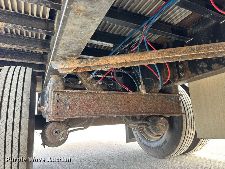 image for item EQ1009 2016 Fontaine HCICF12WSA flatbed trailer