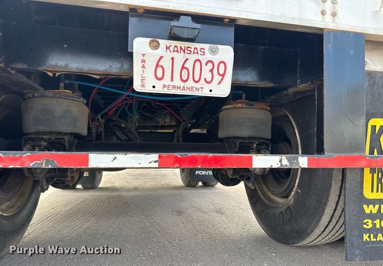 image for item EQ1009 2016 Fontaine HCICF12WSA flatbed trailer