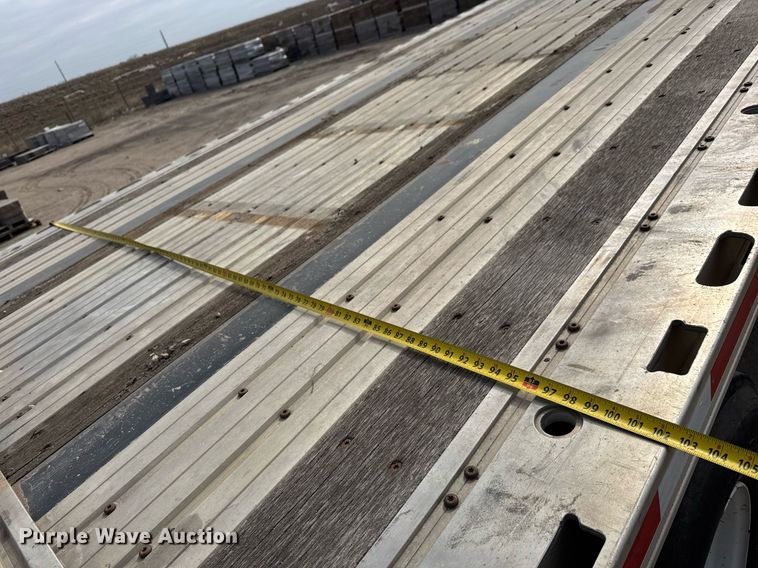 image for item EQ1009 2016 Fontaine HCICF12WSA flatbed trailer