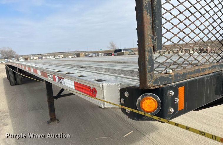 image for item EQ1009 2016 Fontaine HCICF12WSA flatbed trailer