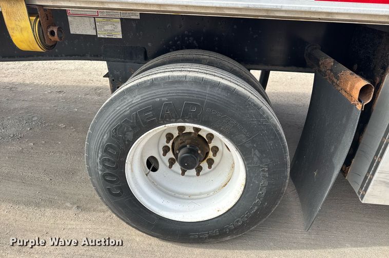 image for item EQ1009 2016 Fontaine HCICF12WSA flatbed trailer