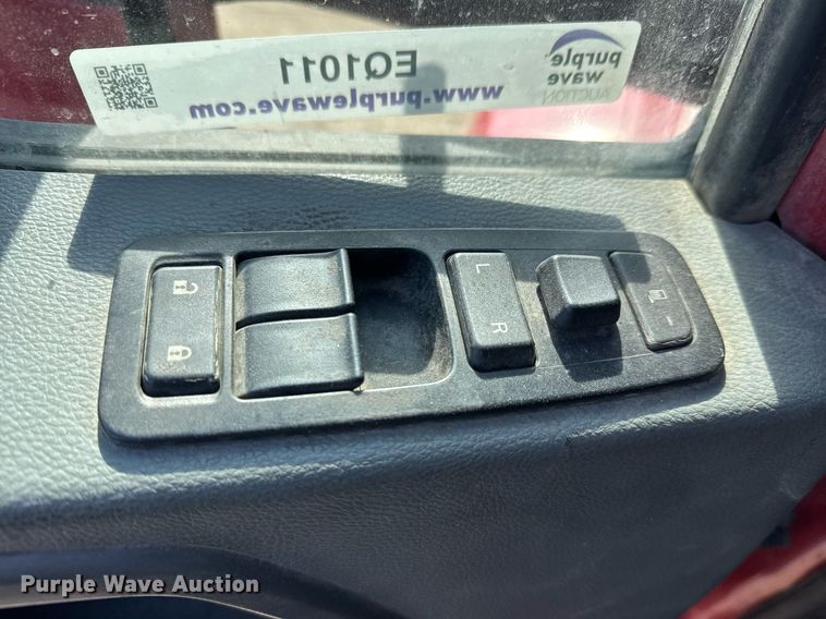 image for item EQ1011 2015 Kenworth T880 semi truck