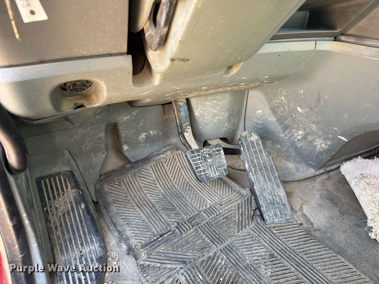 image for item EQ1011 2015 Kenworth T880 semi truck