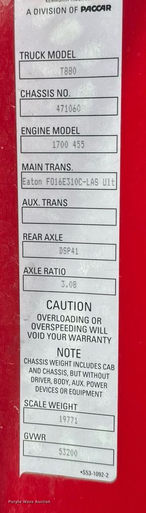 image for item EQ1011 2015 Kenworth T880 semi truck