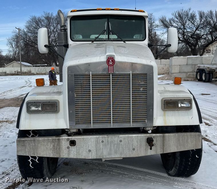 image for item EQ1035 2007 Kenworth W900 ready mix truck