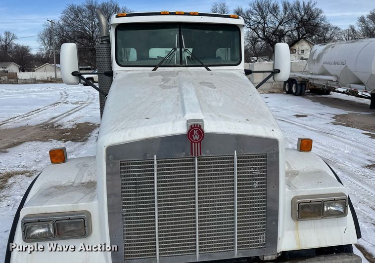 image for item EQ1035 2007 Kenworth W900 ready mix truck