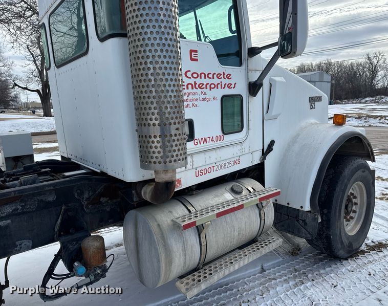 image for item EQ1035 2007 Kenworth W900 ready mix truck