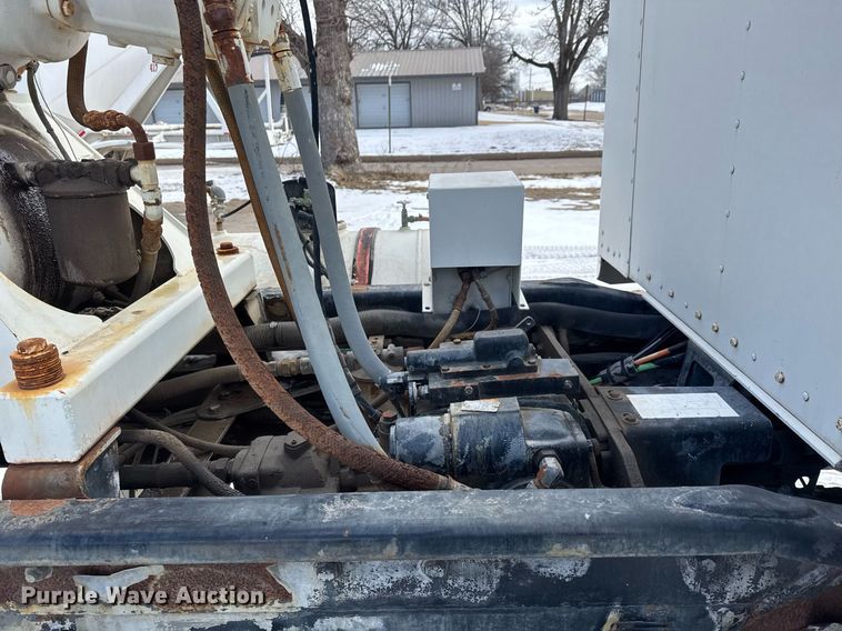 image for item EQ1035 2007 Kenworth W900 ready mix truck