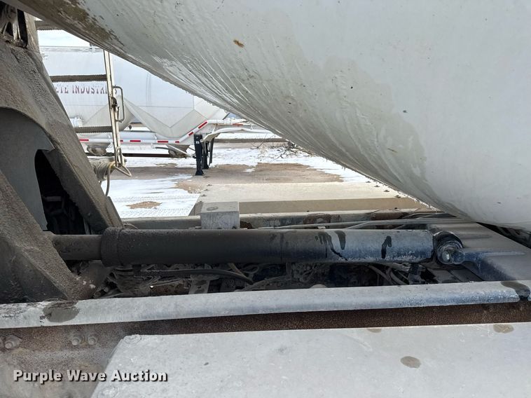 image for item EQ1035 2007 Kenworth W900 ready mix truck