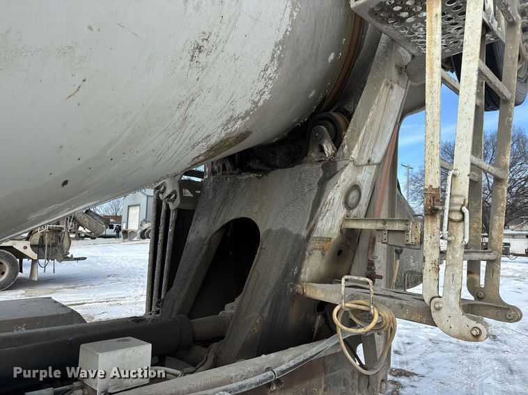 image for item EQ1035 2007 Kenworth W900 ready mix truck