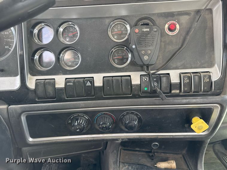 image for item EQ1035 2007 Kenworth W900 ready mix truck