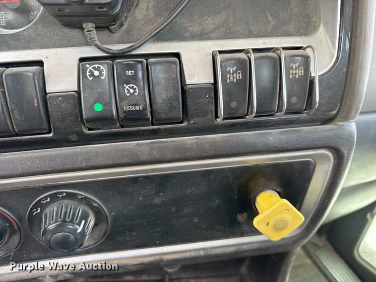 image for item EQ1035 2007 Kenworth W900 ready mix truck