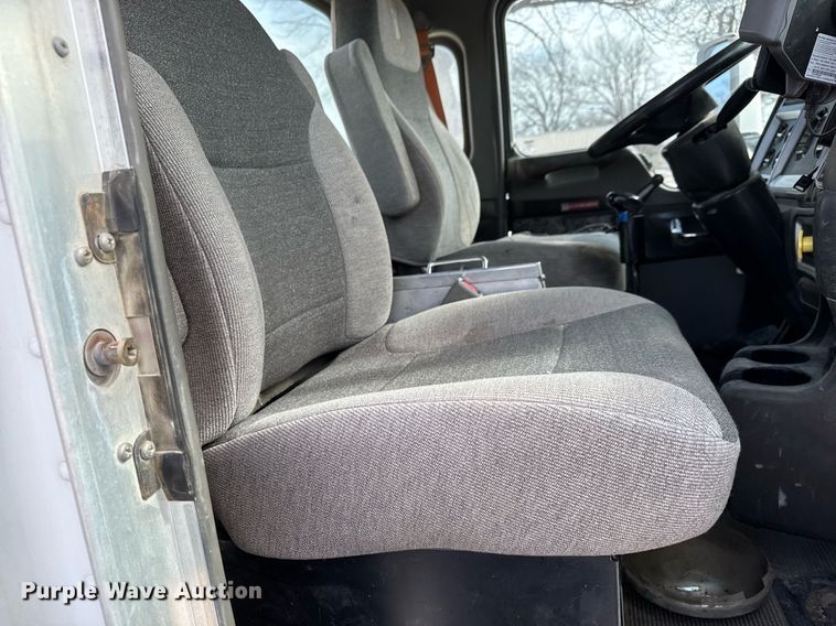 image for item EQ1035 2007 Kenworth W900 ready mix truck