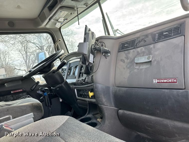 image for item EQ1035 2007 Kenworth W900 ready mix truck