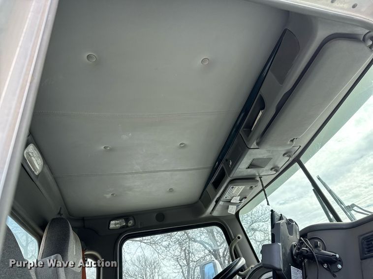 image for item EQ1035 2007 Kenworth W900 ready mix truck