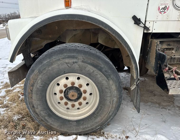 image for item EQ1035 2007 Kenworth W900 ready mix truck