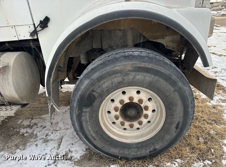 image for item EQ1035 2007 Kenworth W900 ready mix truck