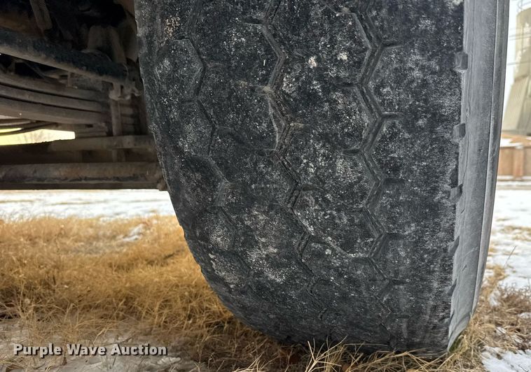 image for item EQ1035 2007 Kenworth W900 ready mix truck