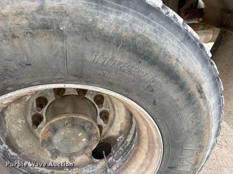 image for item EQ1035 2007 Kenworth W900 ready mix truck