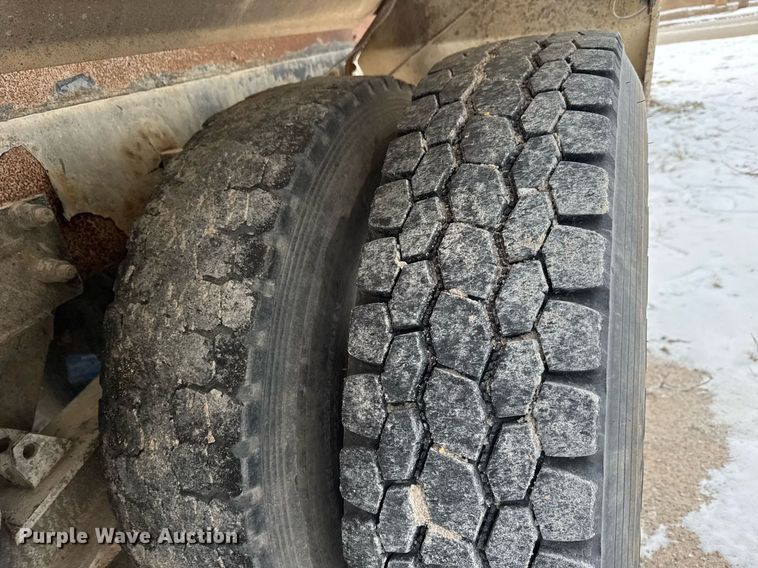 image for item EQ1035 2007 Kenworth W900 ready mix truck