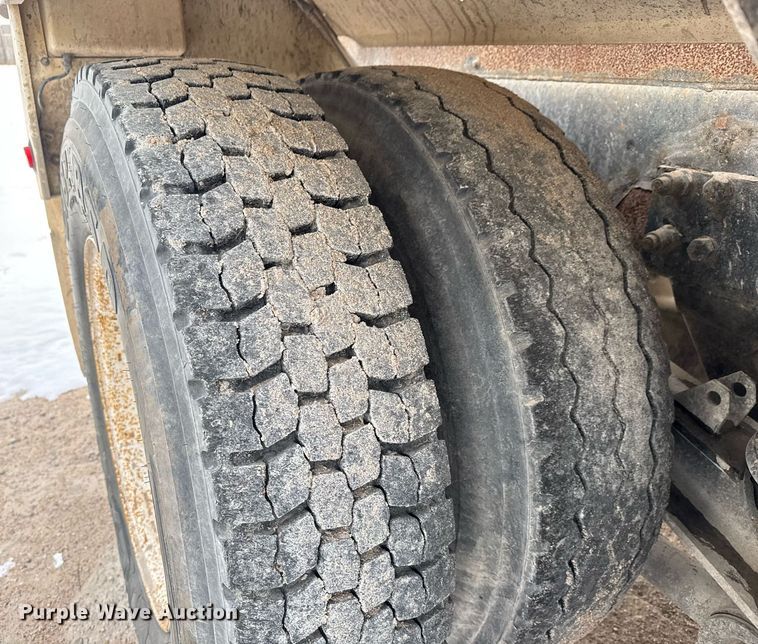 image for item EQ1035 2007 Kenworth W900 ready mix truck