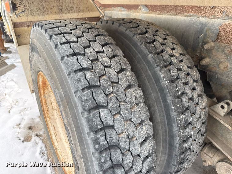 image for item EQ1035 2007 Kenworth W900 ready mix truck