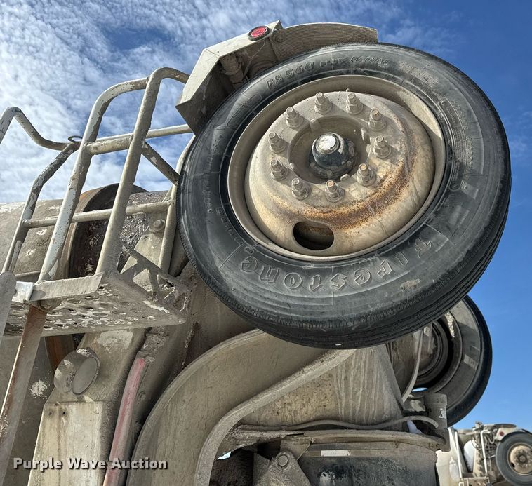 image for item EQ1035 2007 Kenworth W900 ready mix truck