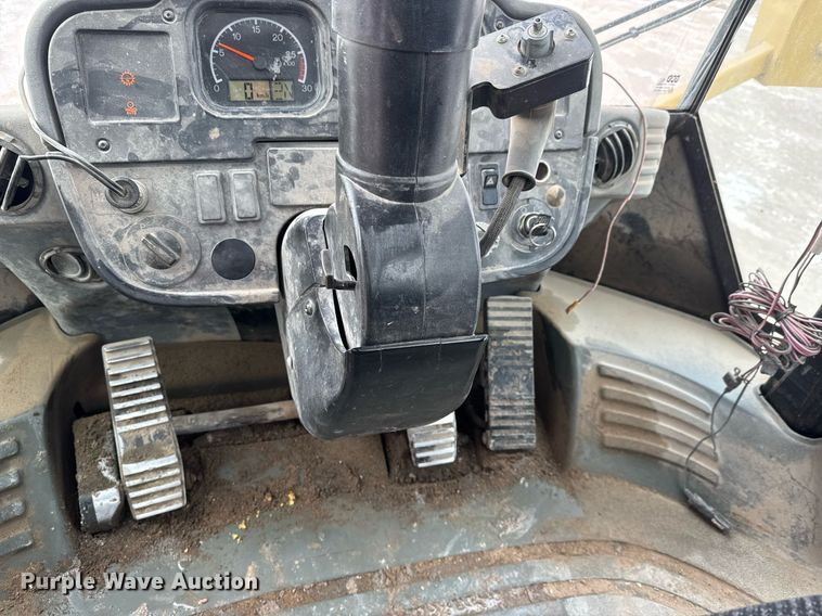 image for item EQ1037 2004 Caterpillar 972G wheel loader