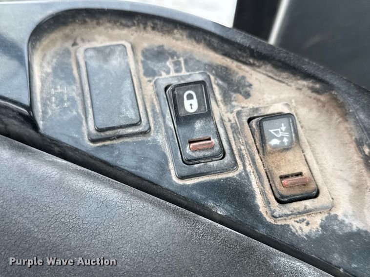 image for item EQ1037 2004 Caterpillar 972G wheel loader