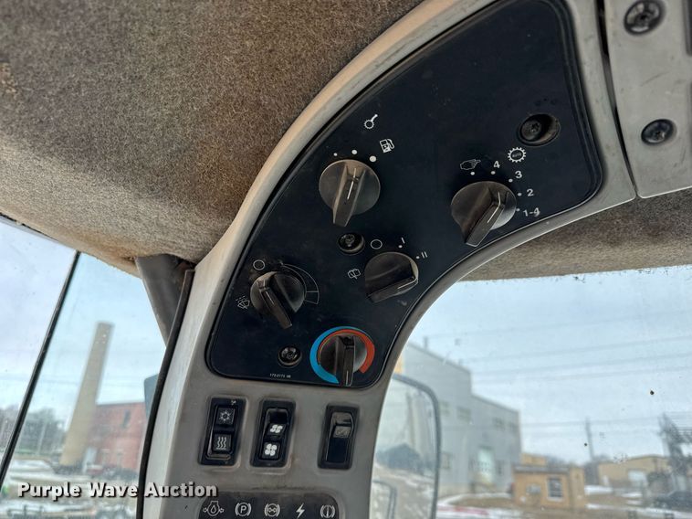 image for item EQ1037 2004 Caterpillar 972G wheel loader