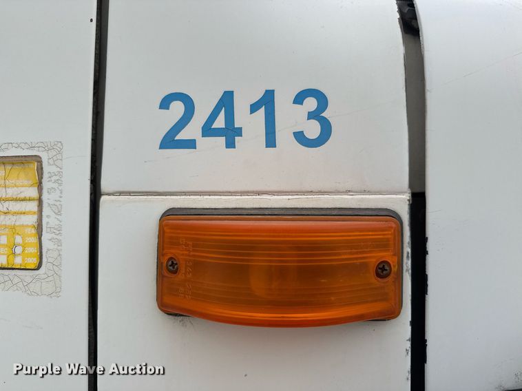 image for item EQ1038 1997 International 8100 crane truck