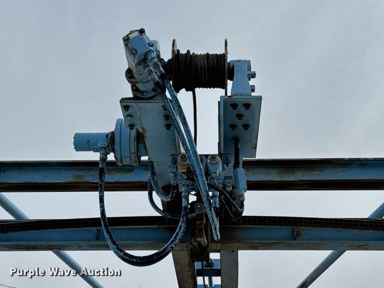 image for item EQ1038 1997 International 8100 crane truck