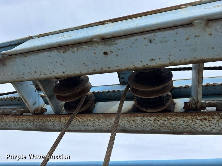 image for item EQ1038 1997 International 8100 crane truck