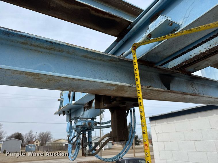 image for item EQ1038 1997 International 8100 crane truck