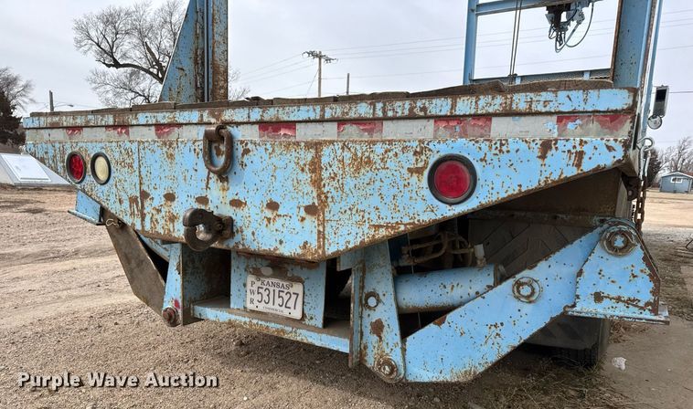 image for item EQ1038 1997 International 8100 crane truck