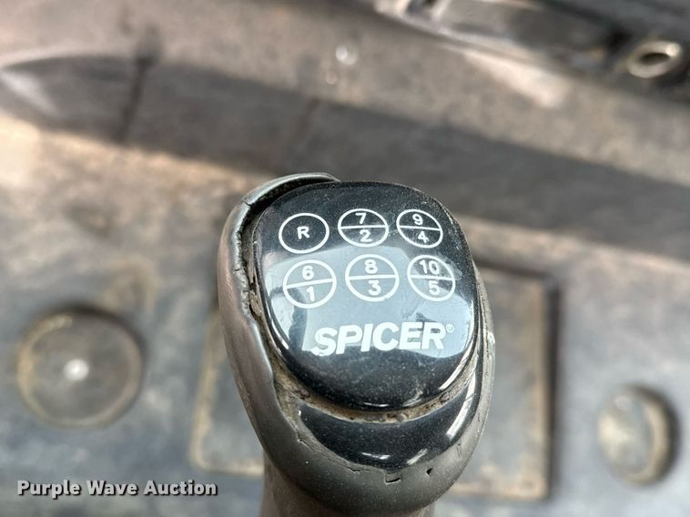 image for item EQ1038 1997 International 8100 crane truck