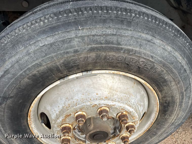 image for item EQ1038 1997 International 8100 crane truck