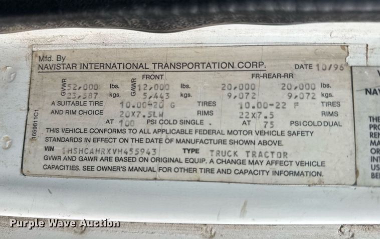 image for item EQ1038 1997 International 8100 crane truck