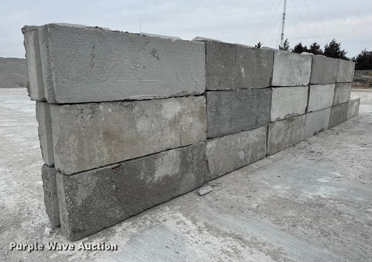 image for item EQ1039 (16) concrete edge bunker blocks