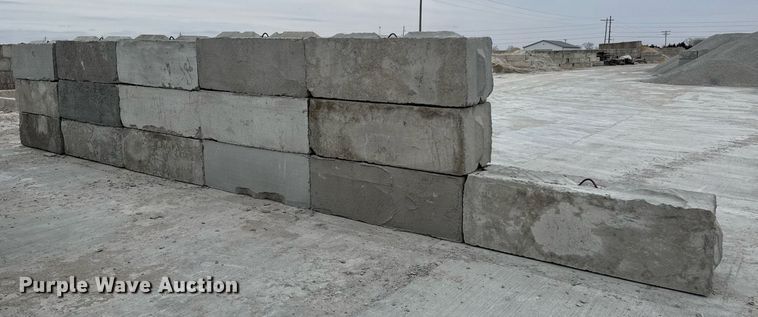 image for item EQ1039 (16) concrete edge bunker blocks