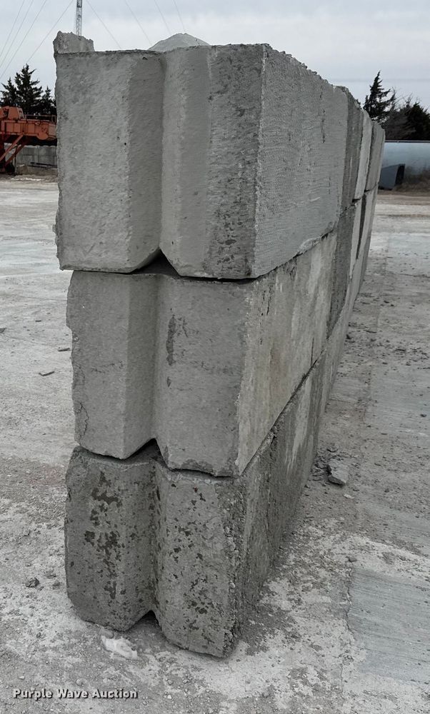 image for item EQ1040 (16) concrete edge bunker blocks