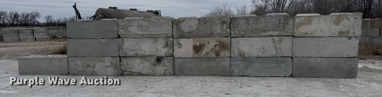 image for item EQ1040 (16) concrete edge bunker blocks