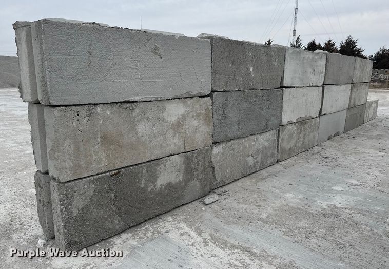 image for item EQ1041 (16) concrete edge bunker blocks